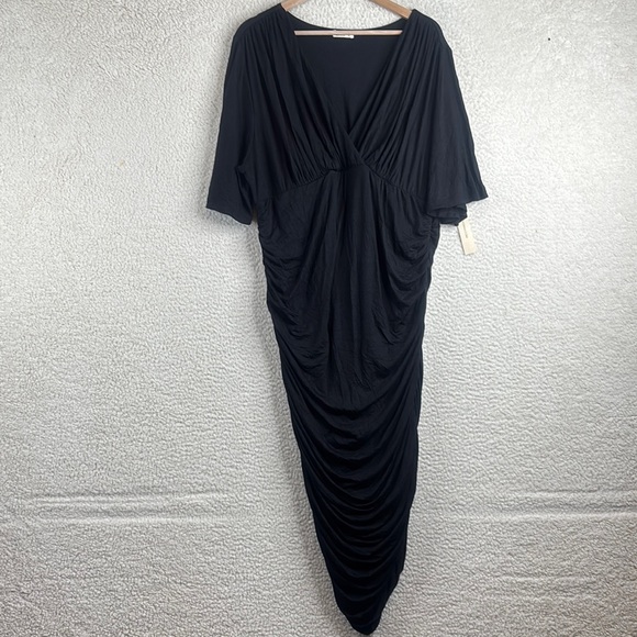 Kiyonna Dresses & Skirts - NWT Kiyonna Womens Black V Neck Ruch Bodycon Stretch Midi Dress Plus Size 2X